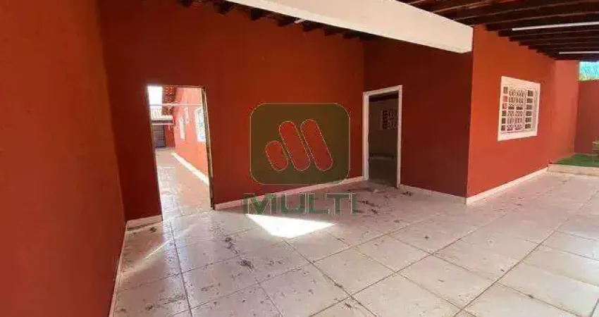 Casa com 3 quartos para alugar no Tubalina, Uberlândia