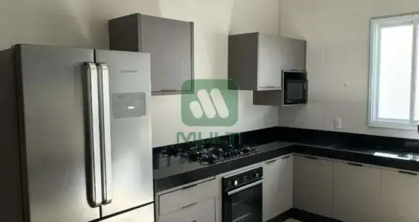 Casa em condomínio fechado com 3 quartos para alugar no Jardim Sul, Uberlândia 