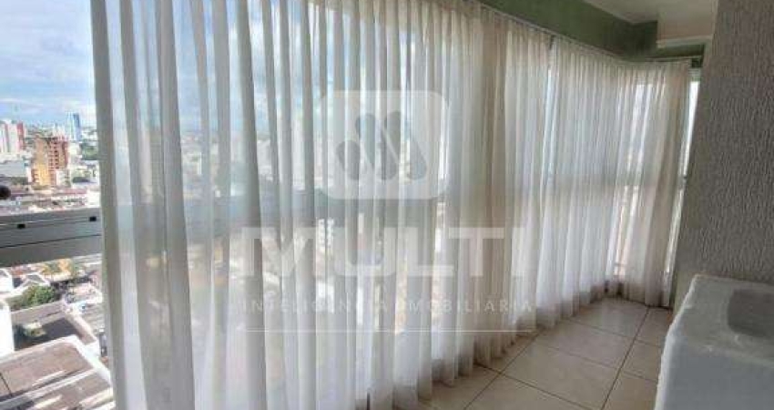 Apartamento com 3 quartos para alugar no Centro, Uberlândia 