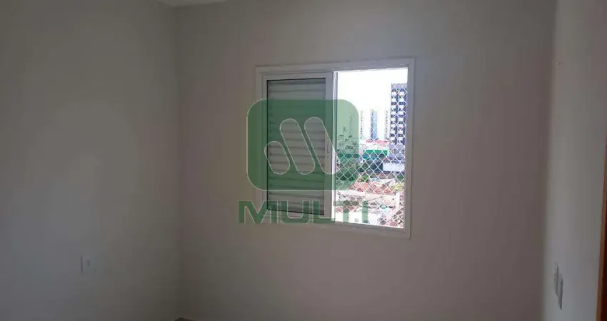 Apartamento com 3 quartos para alugar no Centro, Uberlândia 