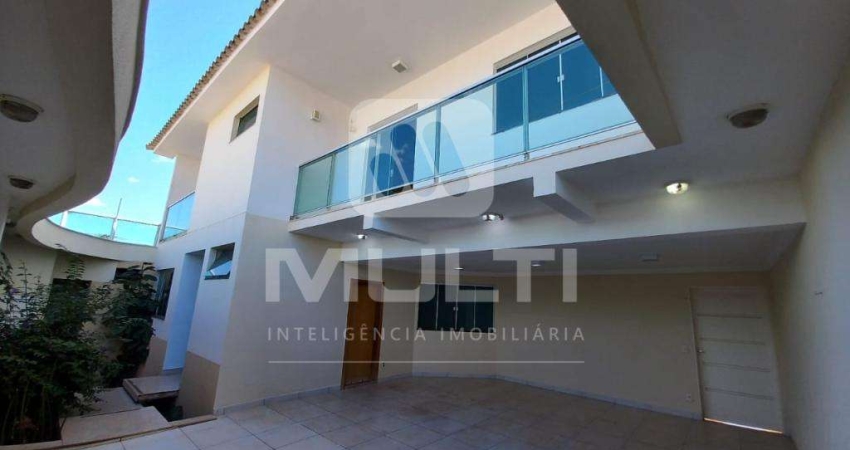 Casa com 4 quartos para alugar no Daniel Fonseca, Uberlândia 