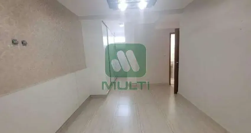 Casa com 3 quartos para alugar no Martins, Uberlândia