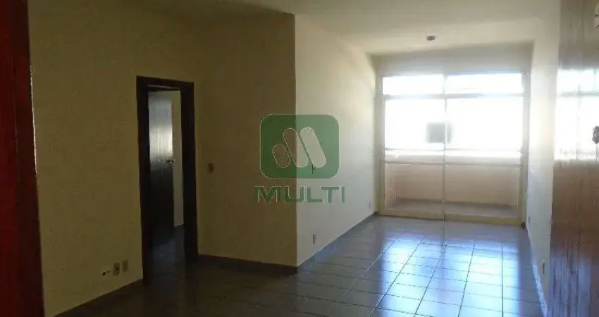 Apartamento com 3 quartos para alugar no Centro, Uberlândia 