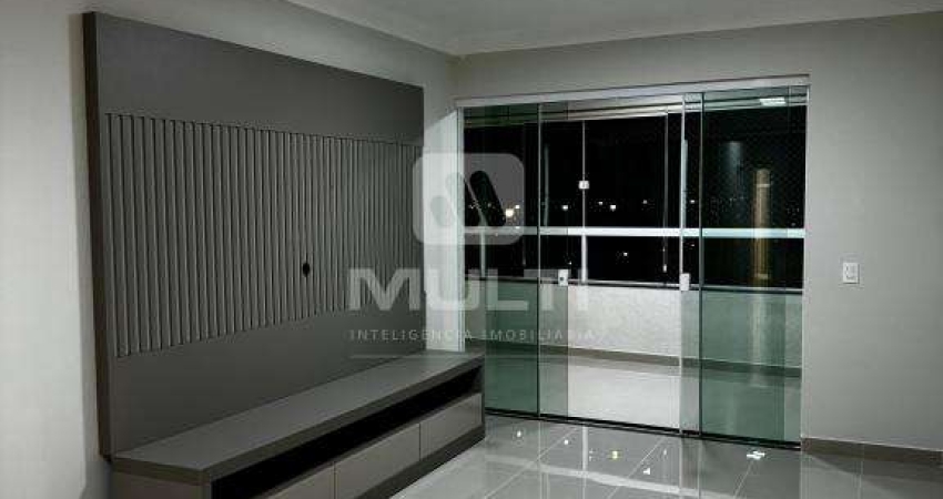 Apartamento com 3 quartos para alugar no Jardim Botânico, Uberlândia 