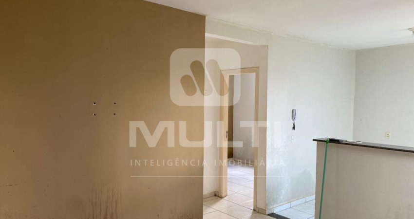 Apartamento com 2 quartos para alugar no Chácaras Tubalina e Quartel, Uberlândia 