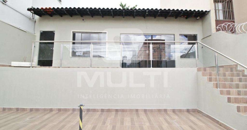 Casa comercial para alugar em Saraiva, Uberlândia 