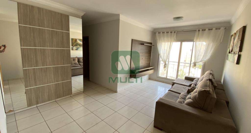 Apartamento com 3 quartos para alugar no Tubalina, Uberlândia 