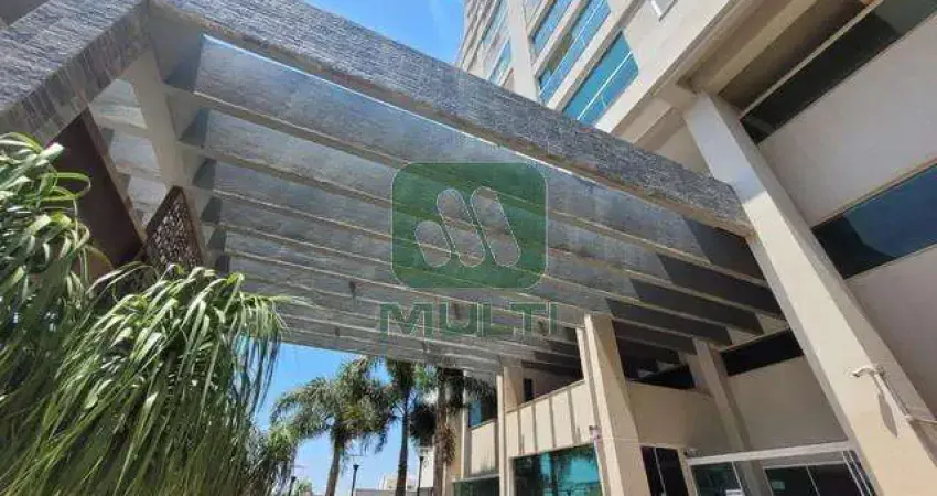 Apartamento com 3 quartos para alugar no Centro, Uberlândia