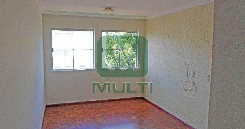 Apartamento com 3 quartos para alugar no Alto Umuarama, Uberlândia