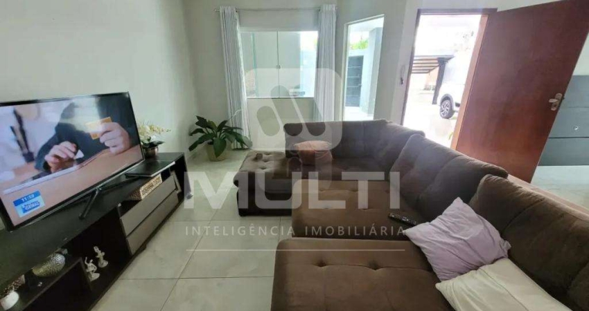 Casa com 3 quartos para alugar no Jardim Botânico, Uberlândia 