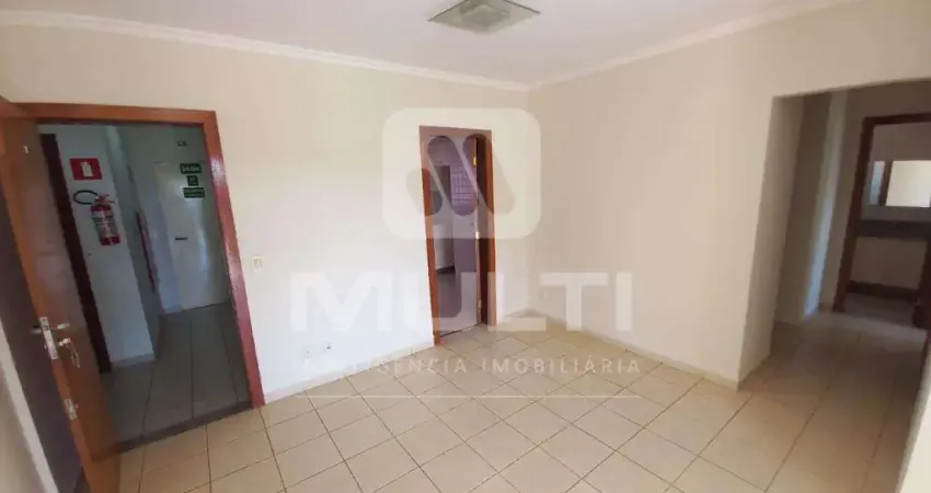 Apartamento com 3 quartos para alugar no Copacabana, Uberlândia