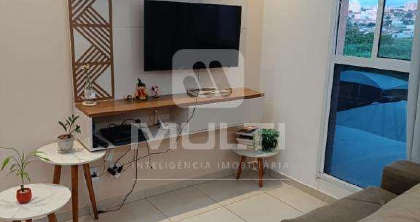 Apartamento com 2 quartos para alugar no Jardim Inconfidência, Uberlândia 