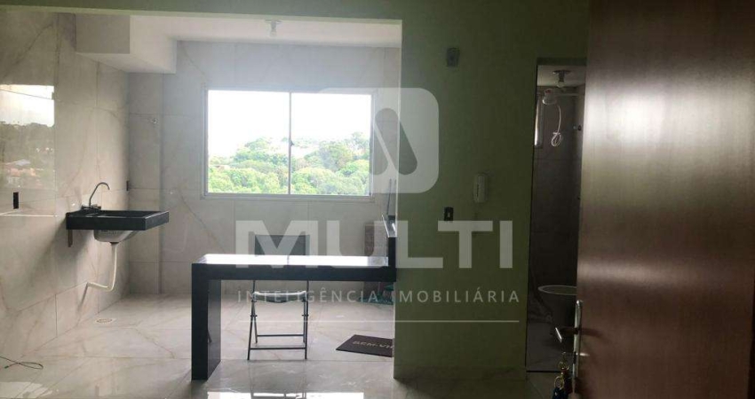Apartamento com 1 quarto para alugar no Jardim Patrícia, Uberlândia 