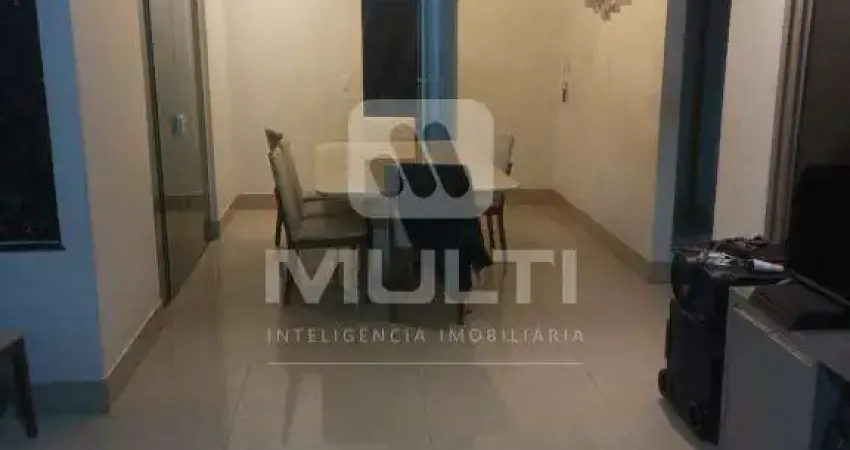 Casa com 3 quartos para alugar no Novo Mundo, Uberlândia 