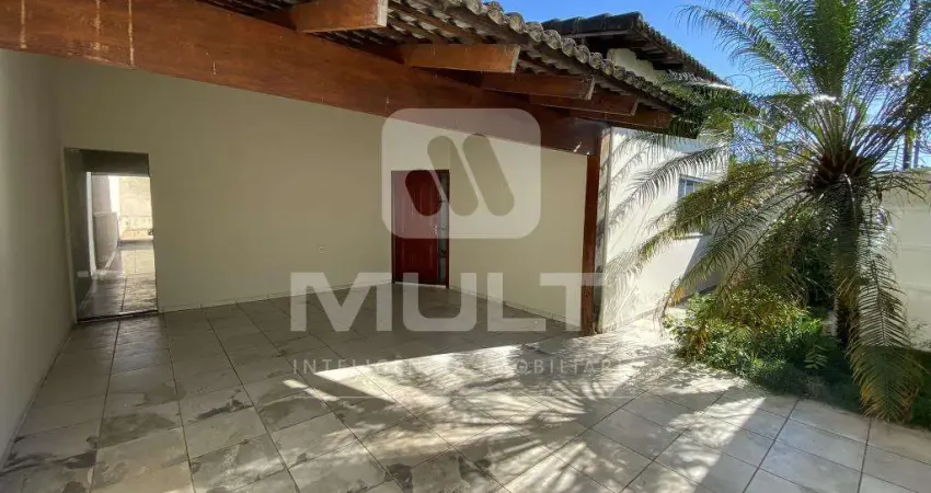 Casa com 3 quartos para alugar na Cidade Jardim, Uberlândia 
