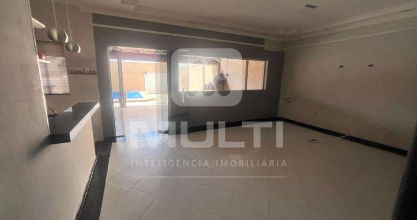 Casa com 3 quartos à venda no Alto Umuarama, Uberlândia 