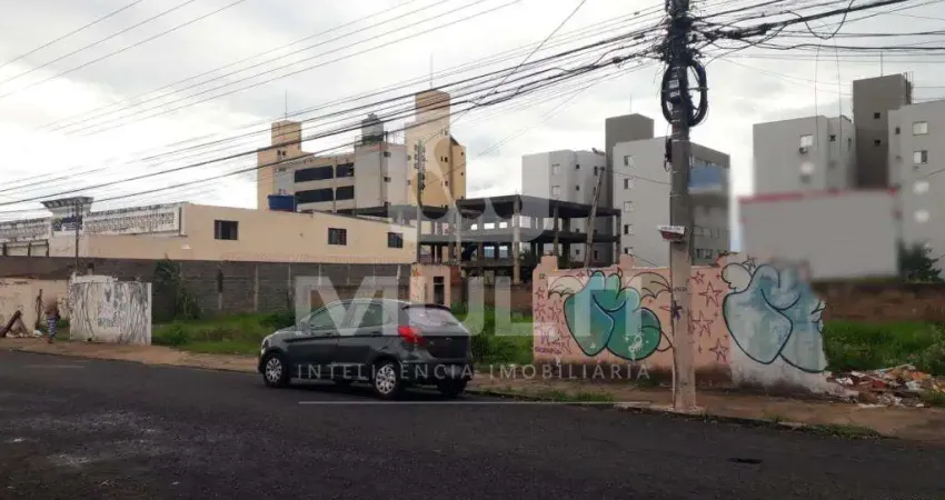 Terreno comercial à venda no Bom Jesus, Uberlândia 