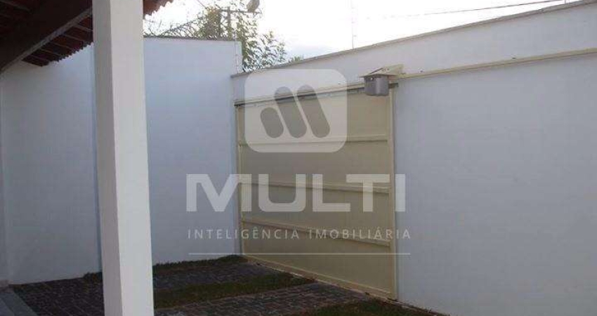 Casa com 3 quartos à venda no Jardim Itália, Uberlândia 