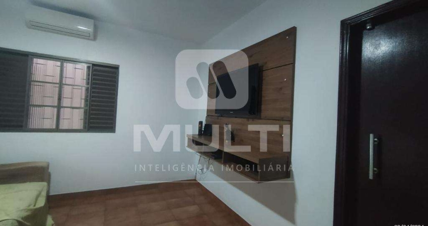 Casa comercial à venda no Martins, Uberlândia 