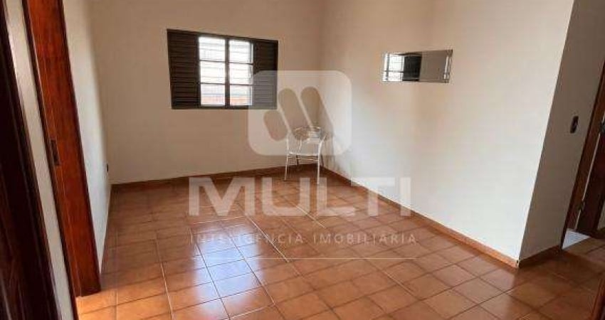 Casa com 4 quartos à venda no Santa Mônica, Uberlândia 