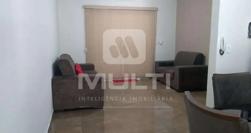 Casa com 3 quartos à venda no Jardim Europa, Uberlândia 