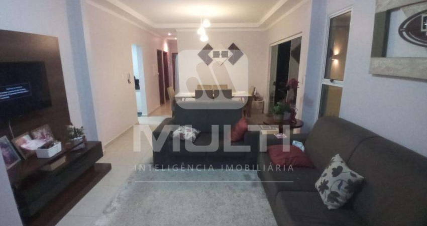 Casa com 4 quartos à venda no Jardim Holanda, Uberlândia 
