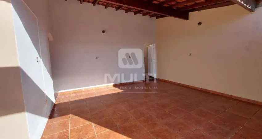 Casa com 3 quartos à venda na Cidade Jardim, Uberlândia 