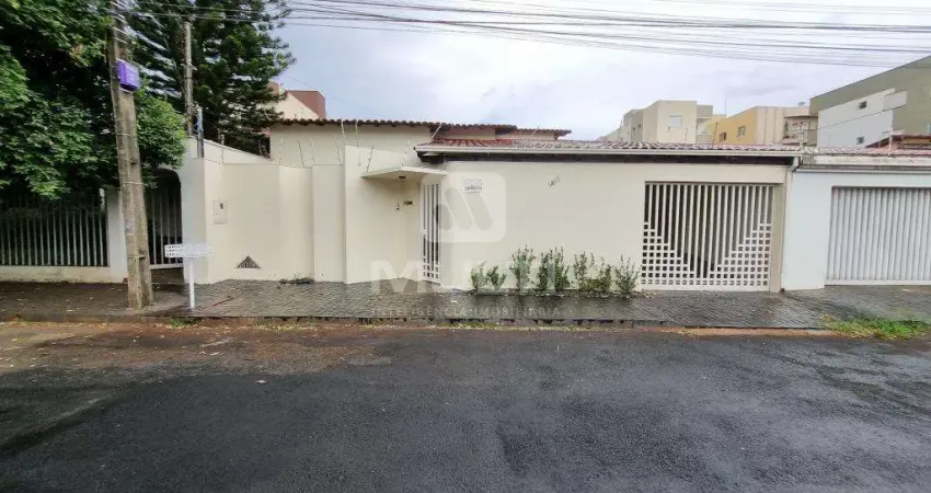 Casa com 4 quartos à venda no Santa Mônica, Uberlândia 