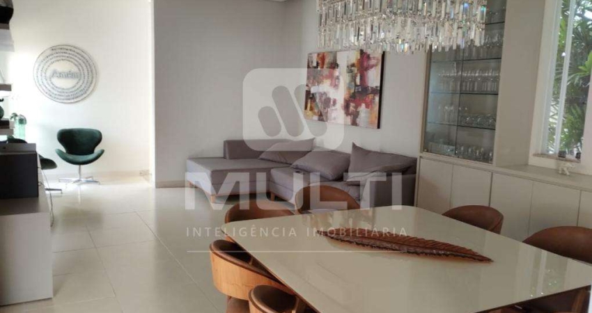 Casa em condomínio fechado com 3 quartos à venda no Aclimação, Uberlândia 