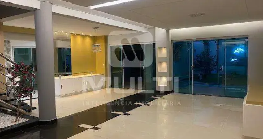 Casa com 4 quartos à venda no Aclimação, Uberlândia 