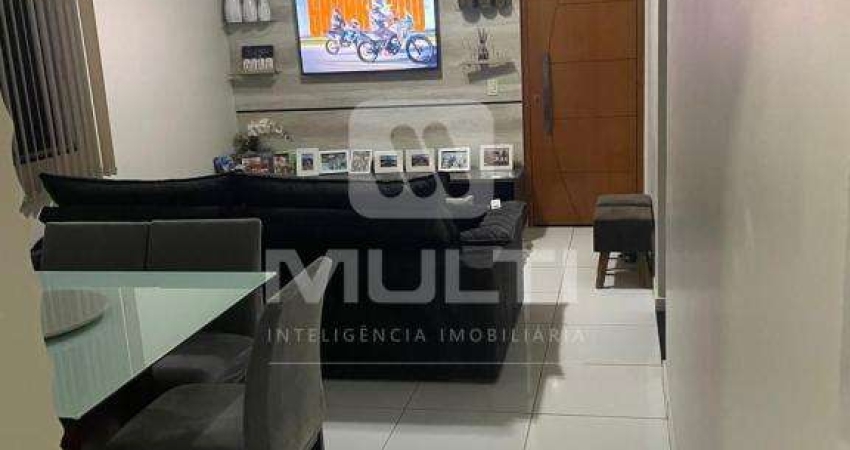 Casa com 3 quartos à venda no Jardim Itália, Uberlândia 