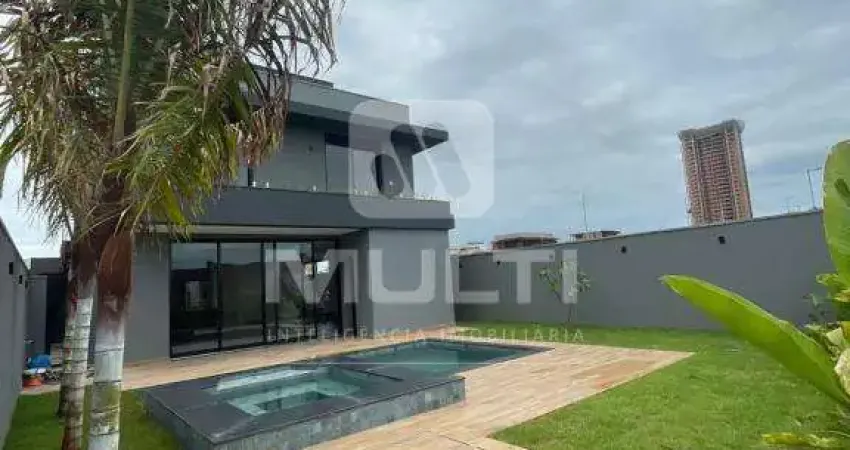 Casa em condomínio fechado com 4 quartos para alugar no Gávea, Uberlândia 