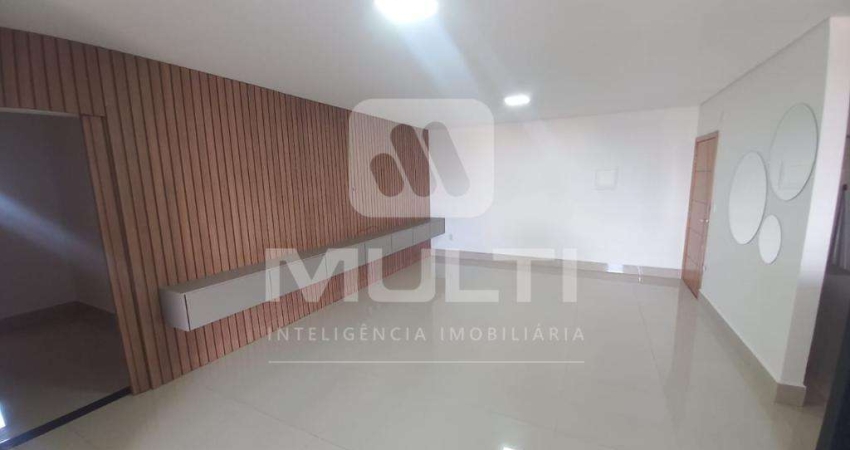 Apartamento com 3 quartos para alugar no Jardim Botânico, Uberlândia 