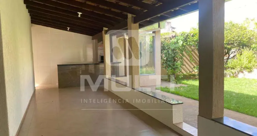 Casa com 3 quartos à venda no Santa Mônica, Uberlândia 