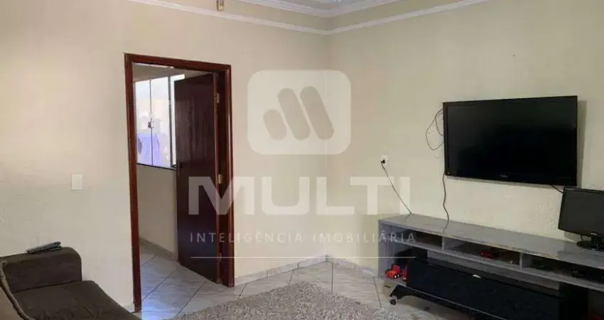 Casa com 3 quartos à venda no Jardim Patrícia, Uberlândia 