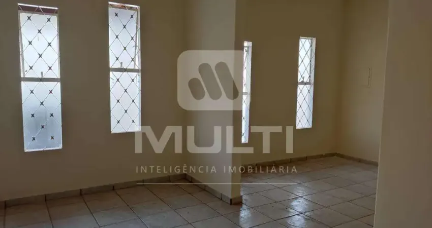 Casa com 3 quartos à venda no Santa Mônica, Uberlândia 