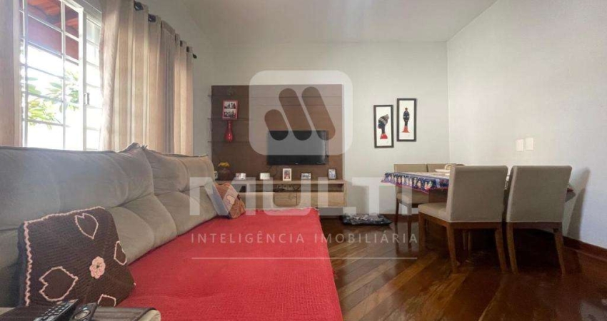 Casa com 5 quartos à venda no Santa Mônica, Uberlândia 