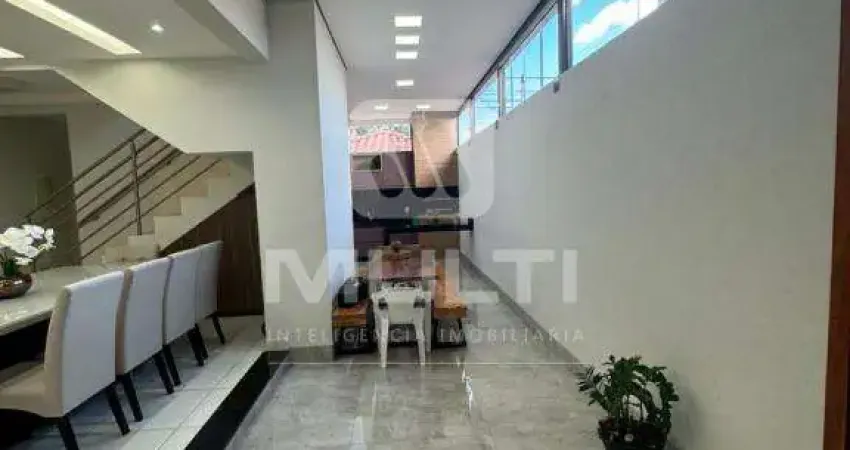 Casa com 3 quartos à venda no Jardim Holanda, Uberlândia 