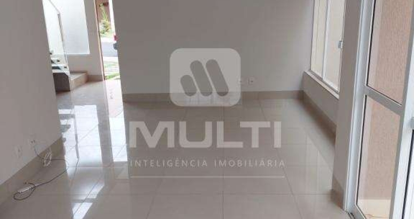 Casa em condomínio fechado com 3 quartos à venda no Granja Marileusa, Uberlândia 
