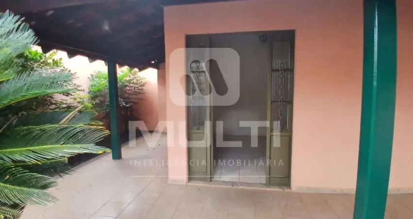 Casa com 3 quartos à venda no Santa Mônica, Uberlândia 