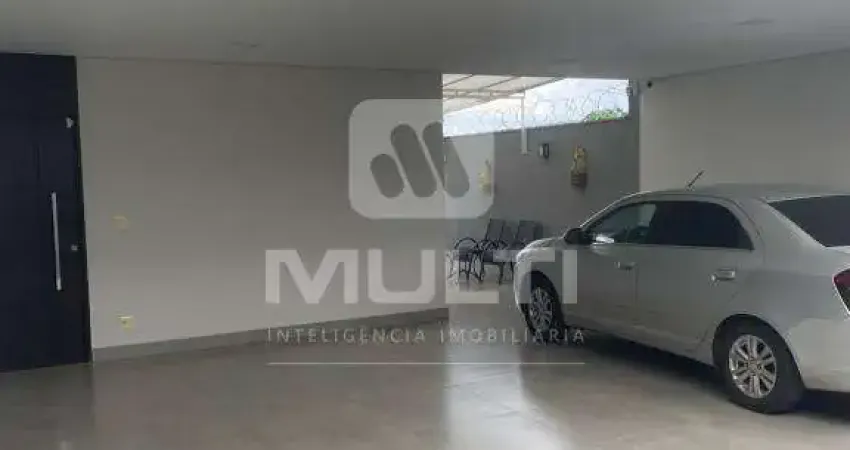 Casa com 3 quartos à venda no Jaraguá, Uberlândia 