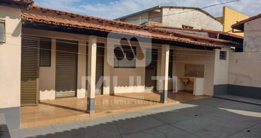 Casa com 3 quartos à venda no Santa Mônica, Uberlândia 