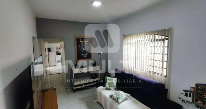 Casa com 3 quartos à venda no Pampulha, Uberlândia 