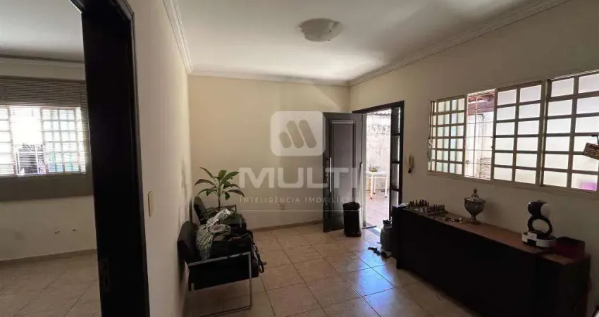 Casa com 5 quartos à venda em Carajás, Uberlândia 