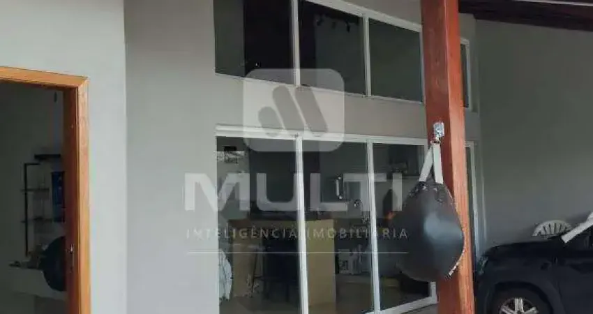 Casa com 3 quartos à venda no Pampulha, Uberlândia 