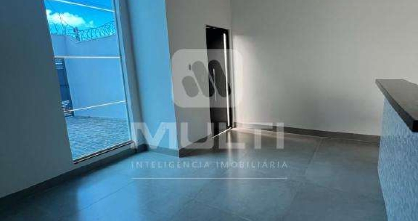 Casa com 3 quartos à venda no Jardim Auroras, Uberlândia 