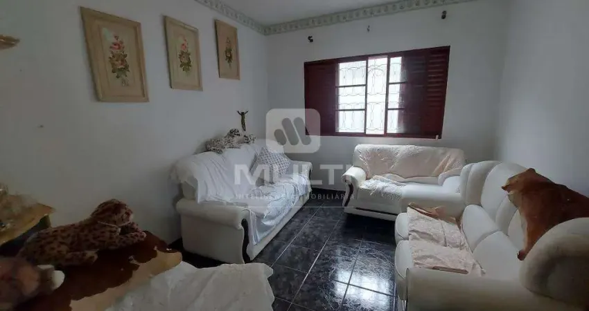 Casa com 5 quartos à venda no Martins, Uberlândia 