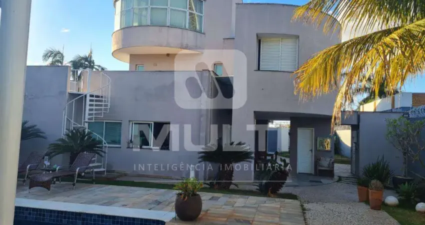 Casa com 4 quartos à venda no Altamira, Uberlândia 