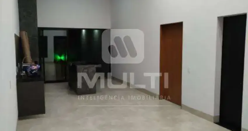 Casa com 3 quartos à venda no Aclimação, Uberlândia 