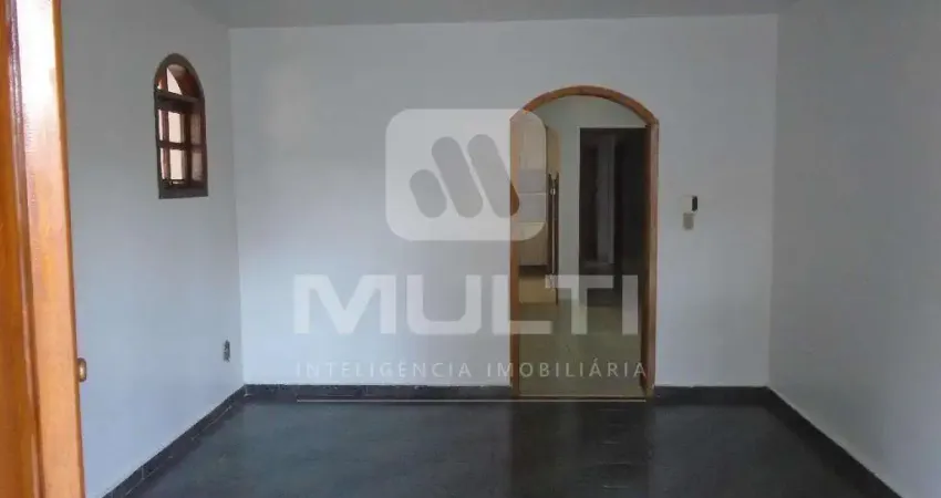 Casa com 3 quartos à venda na Cidade Jardim, Uberlândia 
